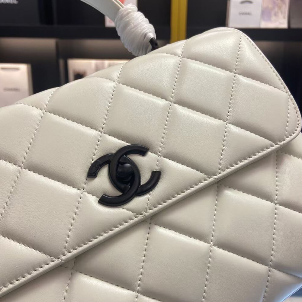 LARGE FLAP BAG WITH TOP HANDLE