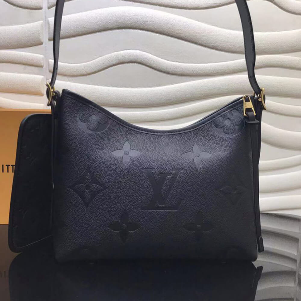 LV CARRYALL PM – EXCLUSIVELY ONLINE