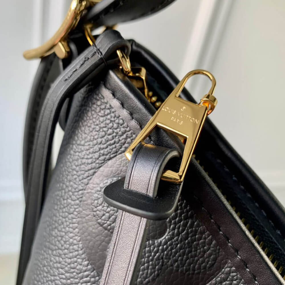 LV CARRYALL PM – EXCLUSIVELY ONLINE