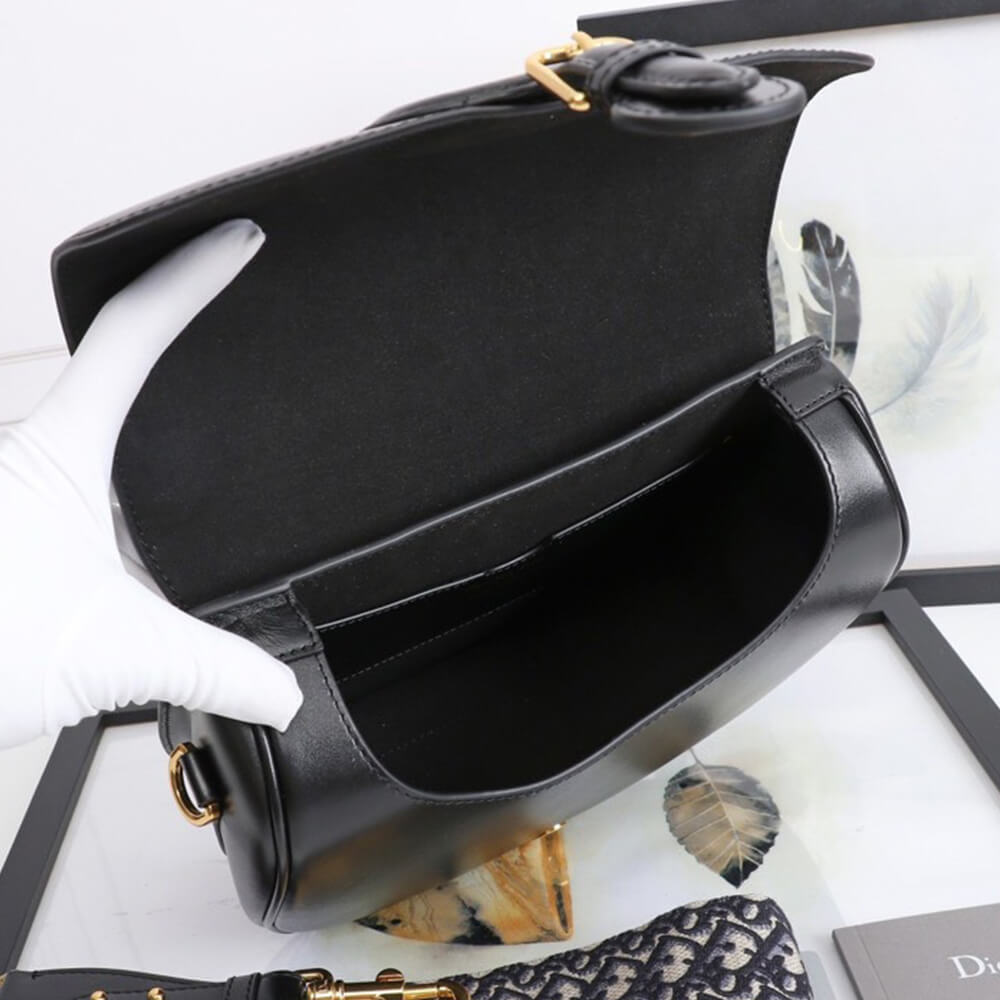 large D*or bobby bag