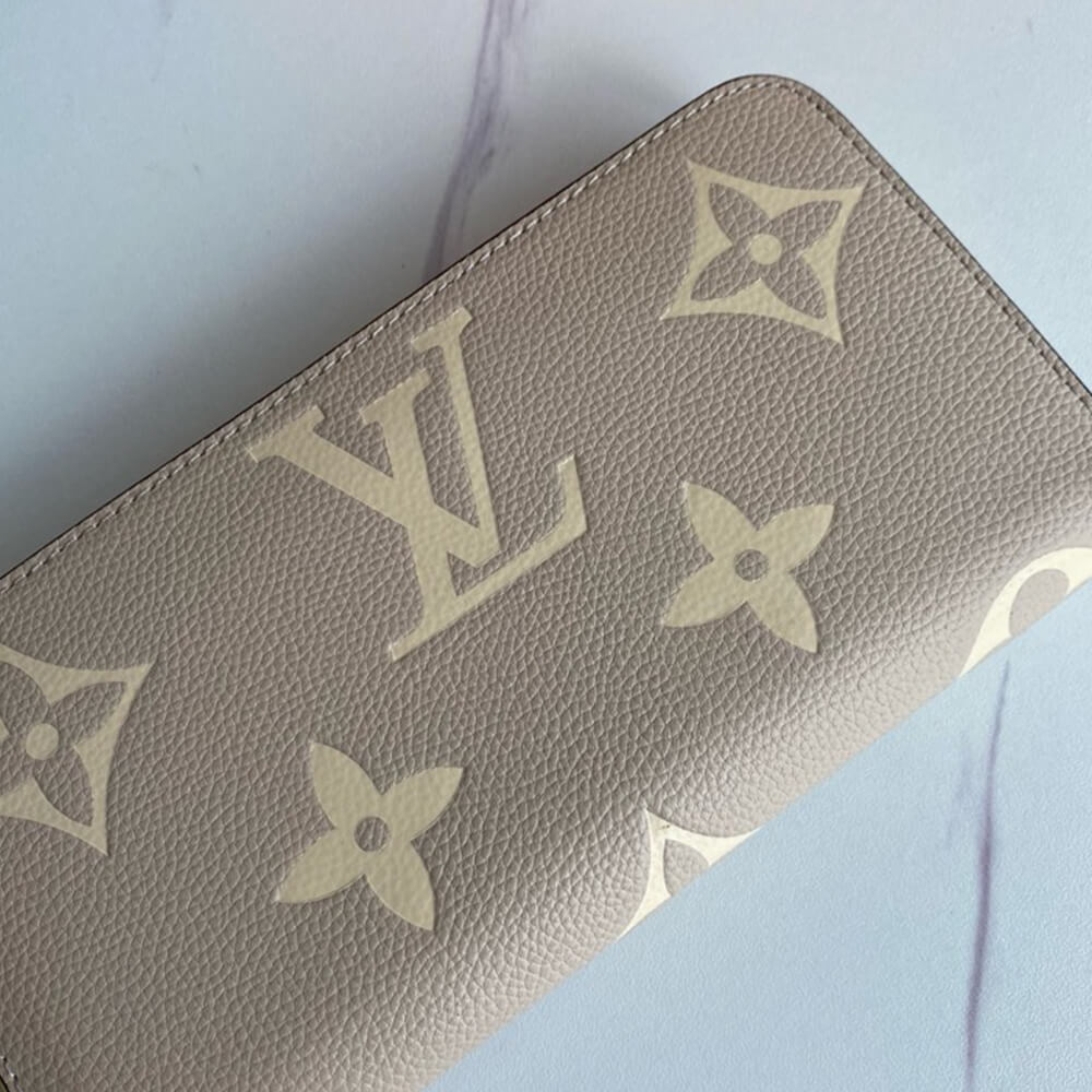 l**is V*t*n zippy wallet