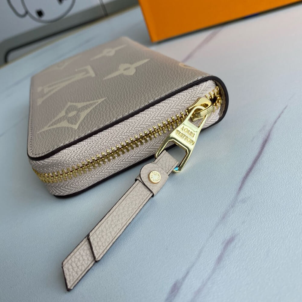 l**is V*t*n zippy wallet