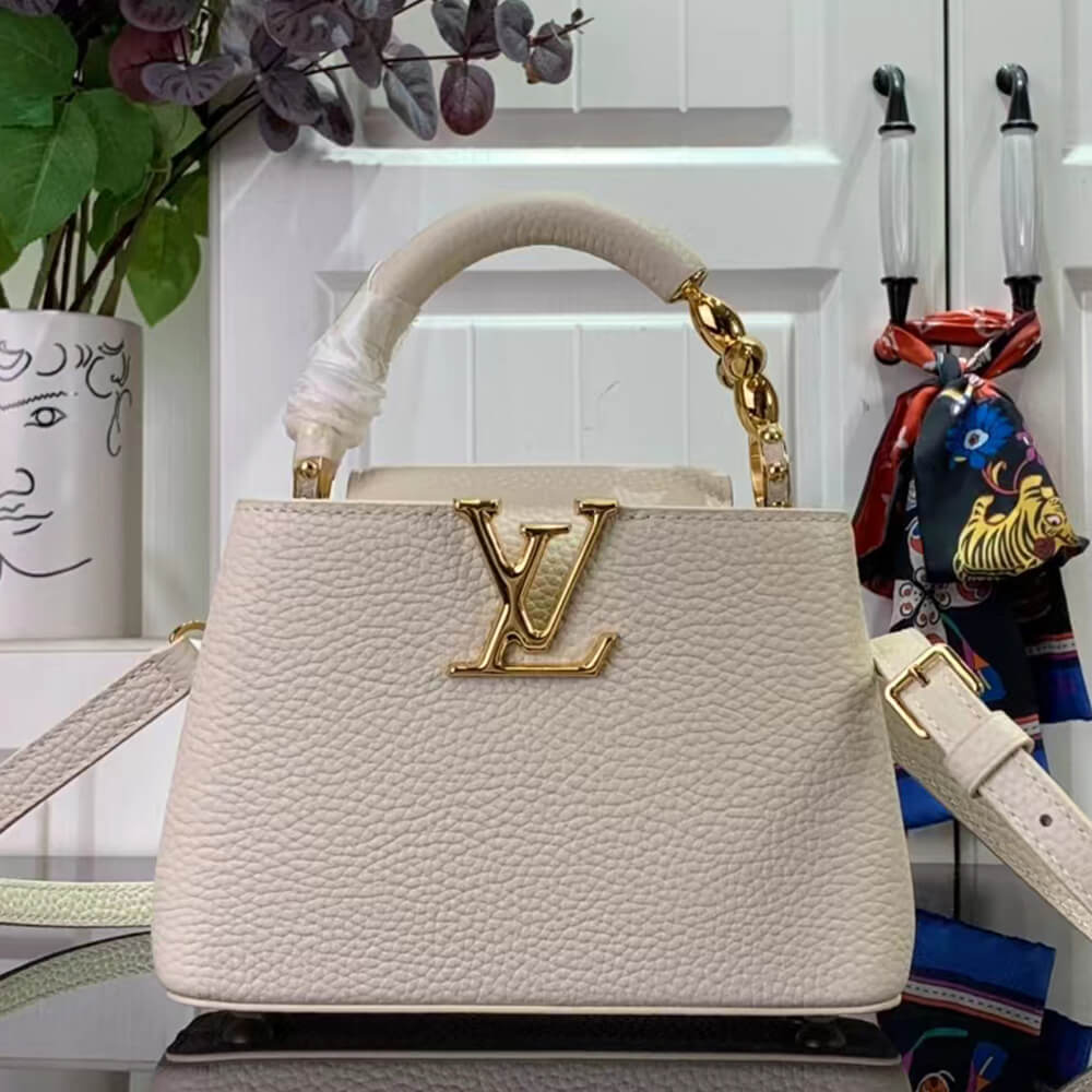 l**is V*t*n capucines mini