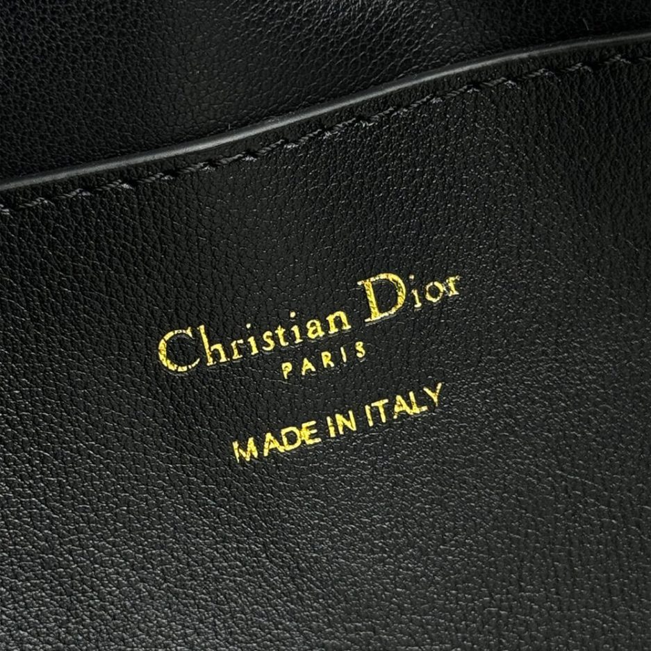 D*or walk in D*or purse