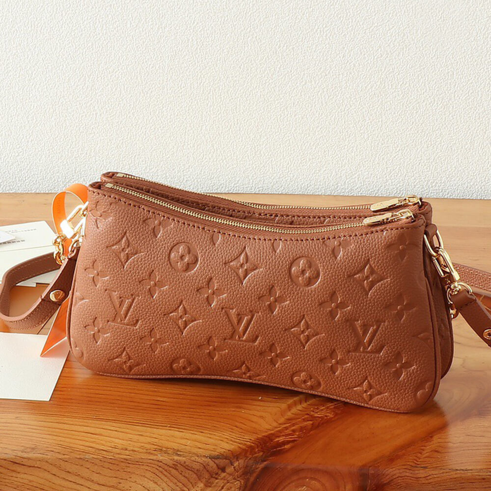 LV Liv Pochette