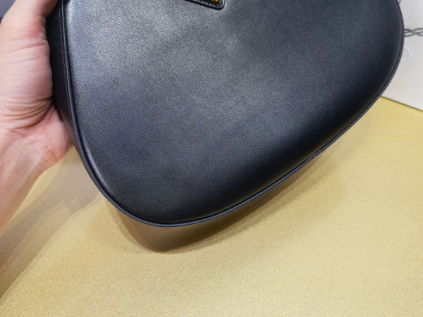 Pra*a leather shoulder bag