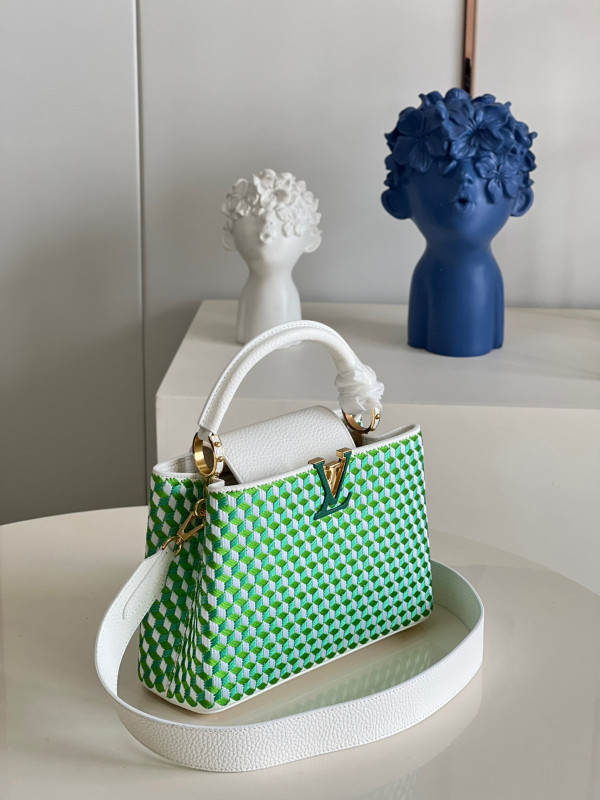 l0*is V*t0n capucines bb