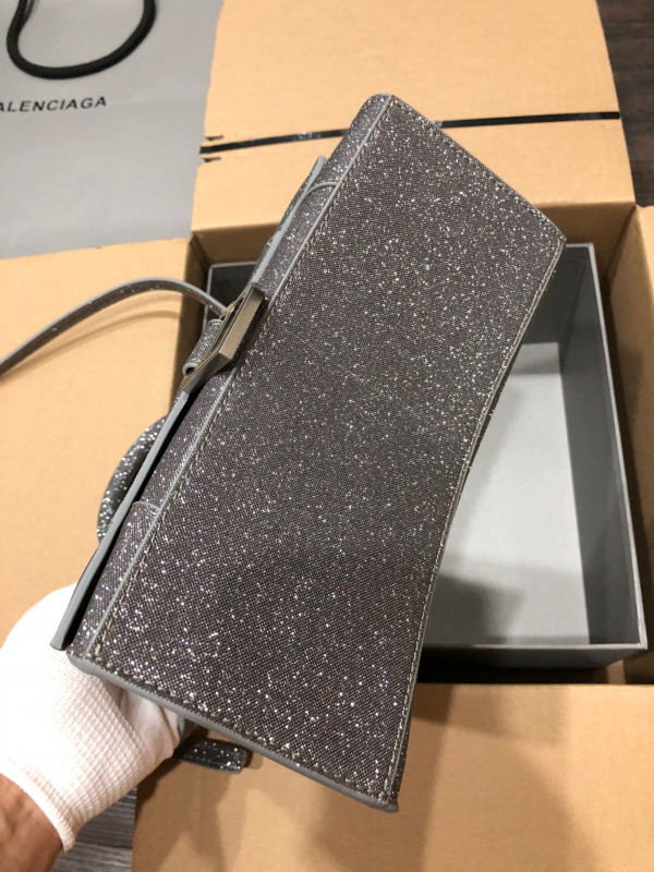 Ba*len*cia*ga hourglass