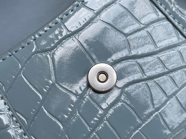 Ba*len*cia*ga hourglass