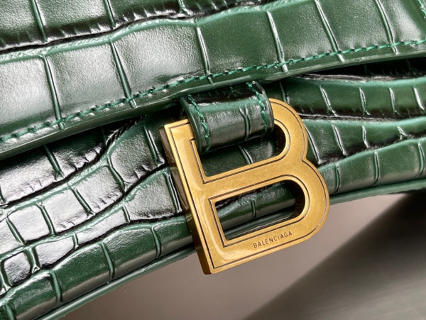 Ba*len*cia*ga hourglass