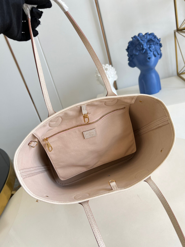 l0*is V*t0n neverfull mm