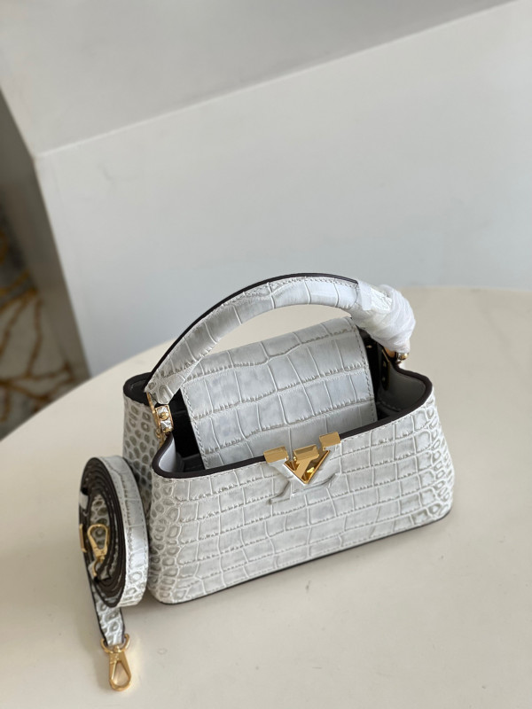 l0*is V*t0n capucines mini