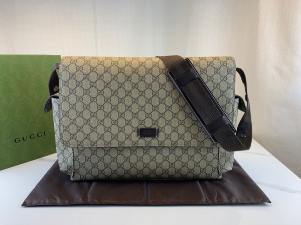 G*u*i gg plus diaper bag