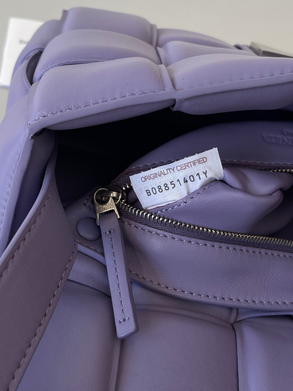 bo*te*ga Ve*ne*ta cassette