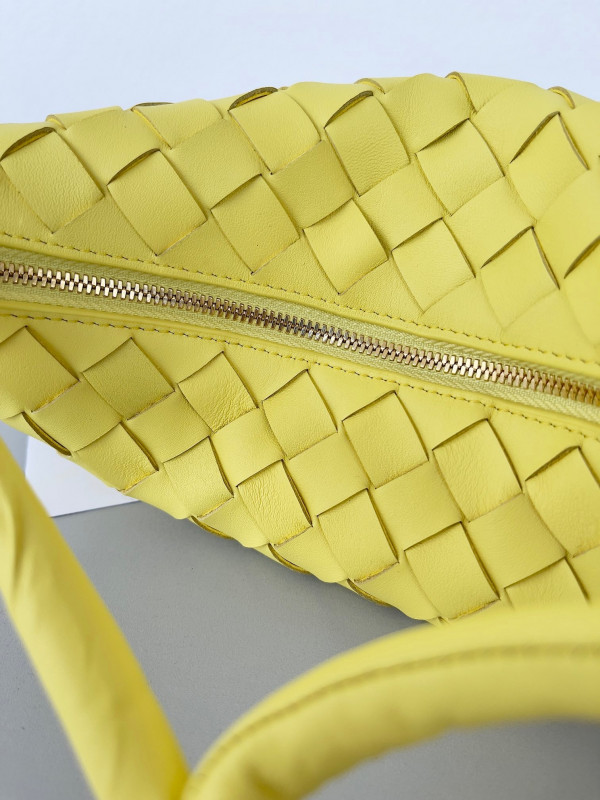 bo*te*ga Ve*ne*ta turn