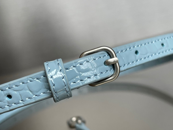 Ba*len*cia*ga hourglass