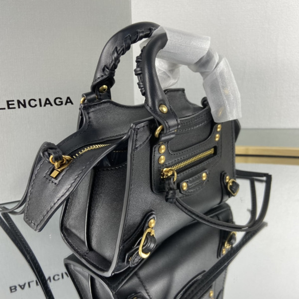 Ba*len*cia*ga neo classic nano top handle bag