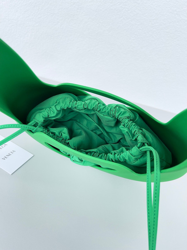 bo*te*ga Ve*ne*ta punch