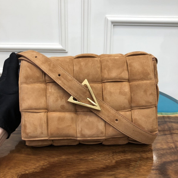 bo*te*ga Ve*ne*ta cassette