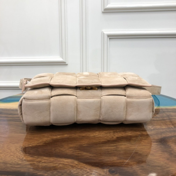 bo*te*ga Ve*ne*ta cassette