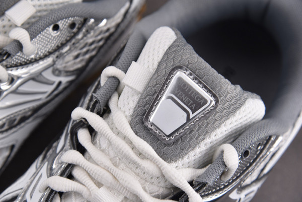 bo*te*ga Ve*ne*ta sneakers