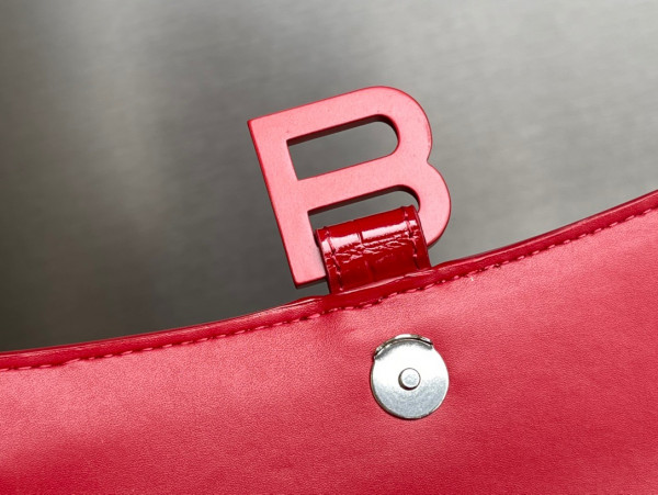 Ba*len*cia*ga hourglass