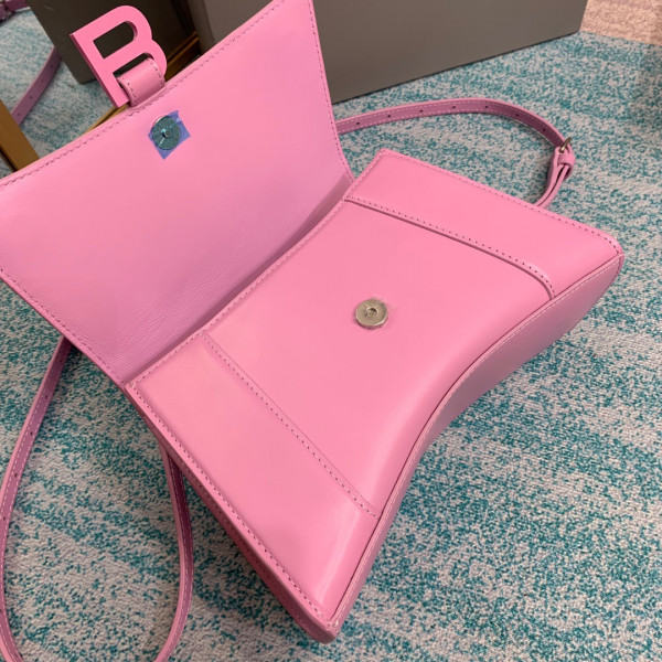 Ba*len*cia*ga hourglass