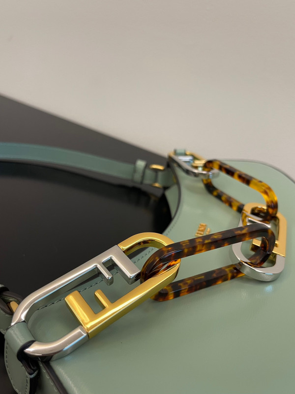 F**di o’lock swing