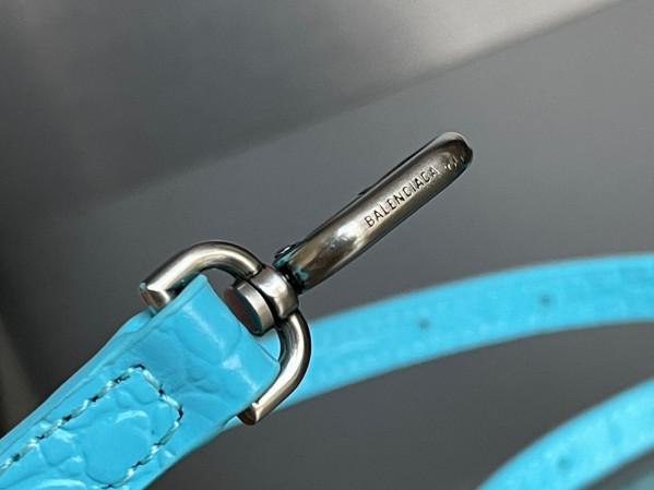 Ba*len*cia*ga hourglass