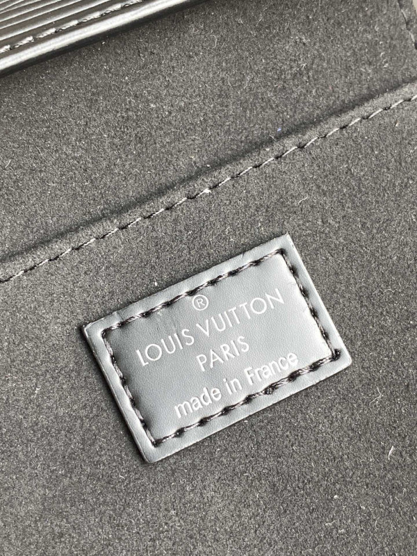 l0*is V*t0n petit sac plat