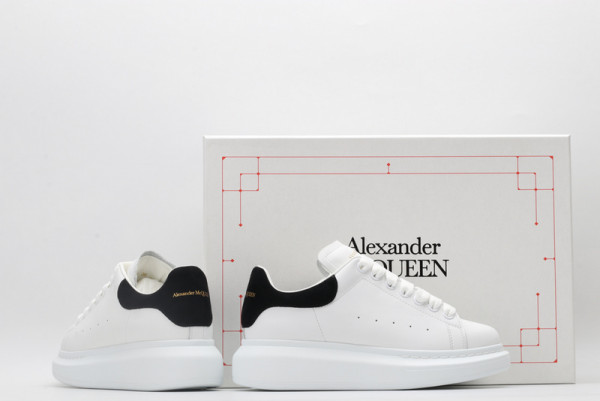 ale*d*r M*Q*en oversized sneaker