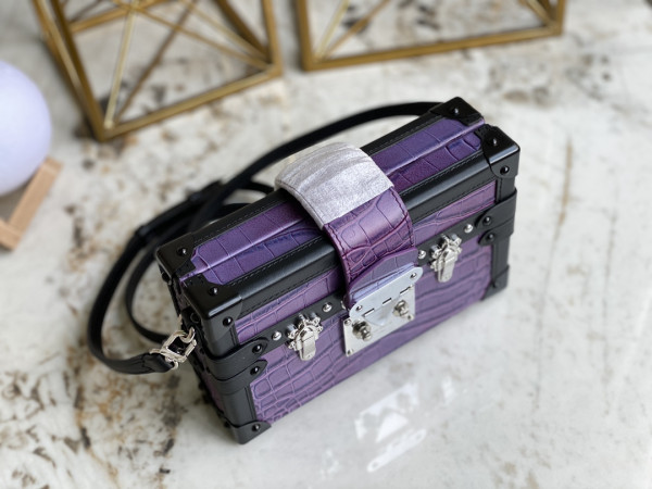 l0*is V*t0n petite malle