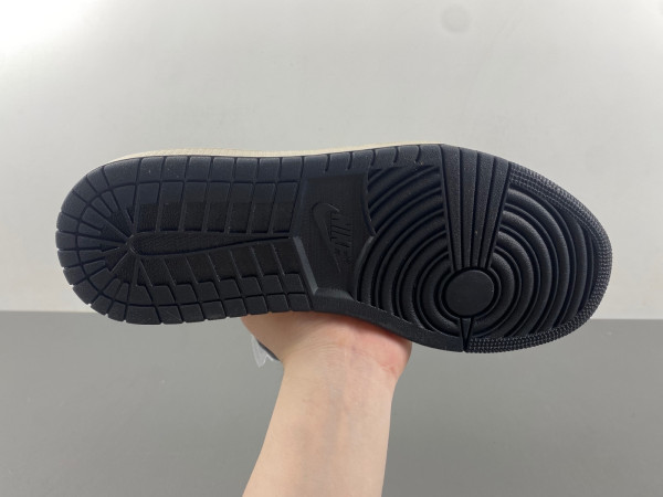 TRAVIS SCOTT X AIR JORDAN 1 LOW OG PALE VANILLA DM7866-201