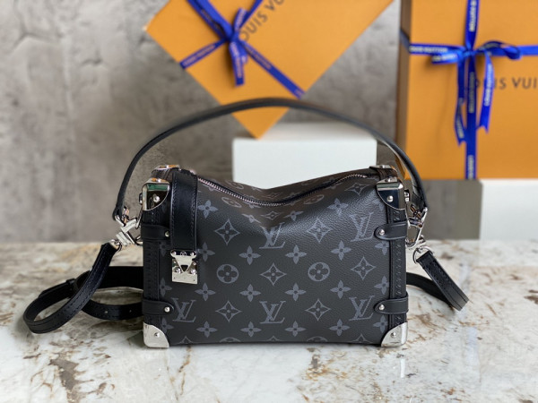 l0*is V*t0n side trunk mm