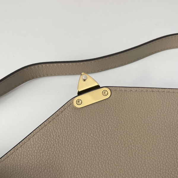 l0*is V*t0n pochette mÉtis