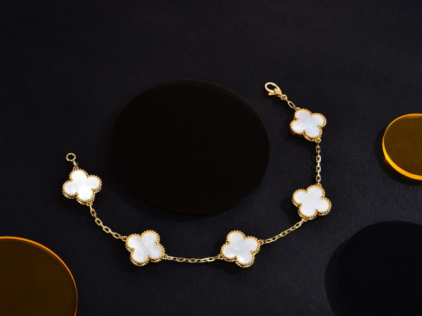 V*N CL*F & arpels  perlée bracelet