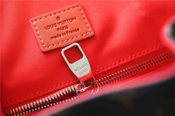 l0*is V*t0n christopher mm