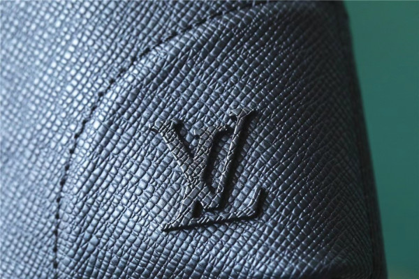 l0*is V*t0n slim nv briefcase