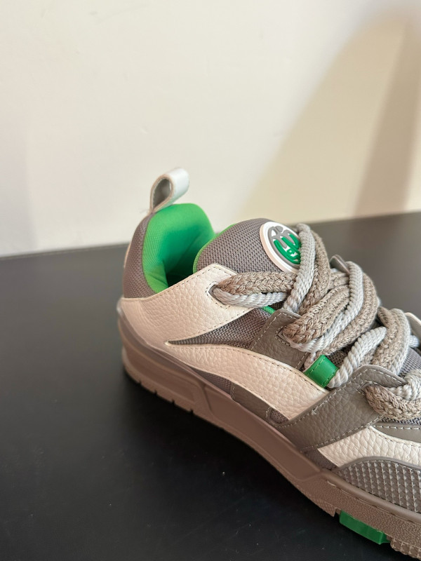 l0*is V*t0n sneakers