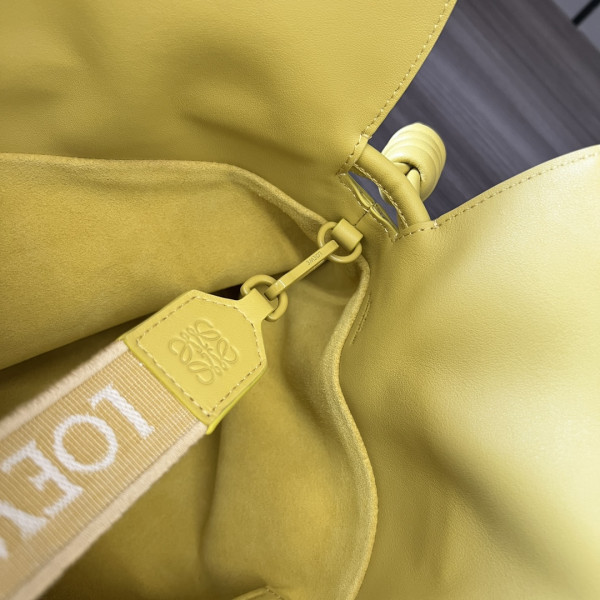 Lowee Flamenco clutch- 24.5*30*10.5cm