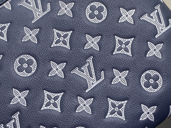 l0*is V*t0n pochette to-go-30*21.5*2cm