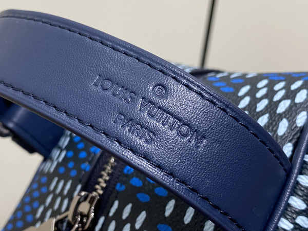 l0*is V*t0n locker dopp kit bag-23*13*12cm