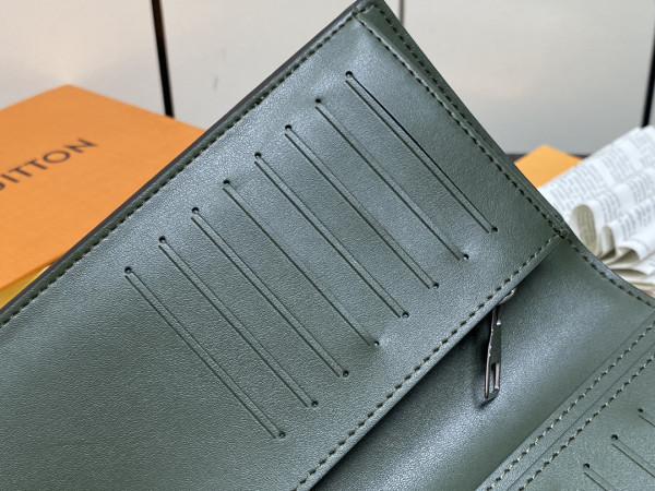 l0*is V*t0n brazza wallet-10*19*2cm