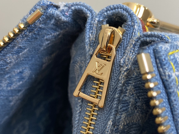 l0*is V*t0n coussin bb