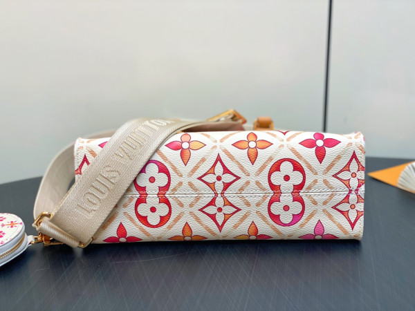 l0*is V*t0n onthego east west