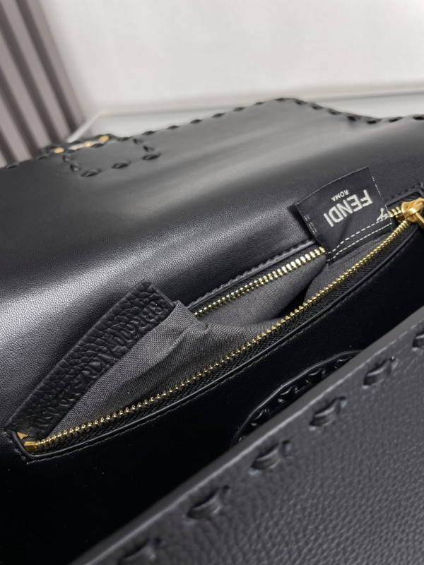 F**di baguette-26*13*6cm