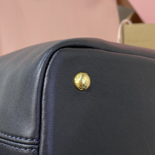 M*um*u aventure nappa leather bag