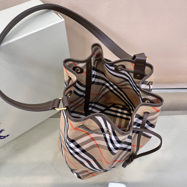 B**rry medium check drawstring pouch