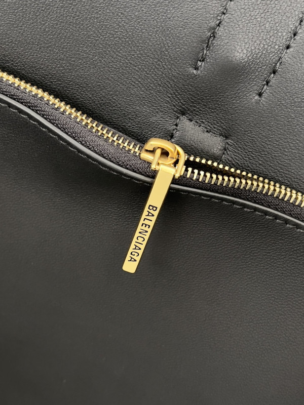 Ba*len*cia*ga bel air xl carry all bag