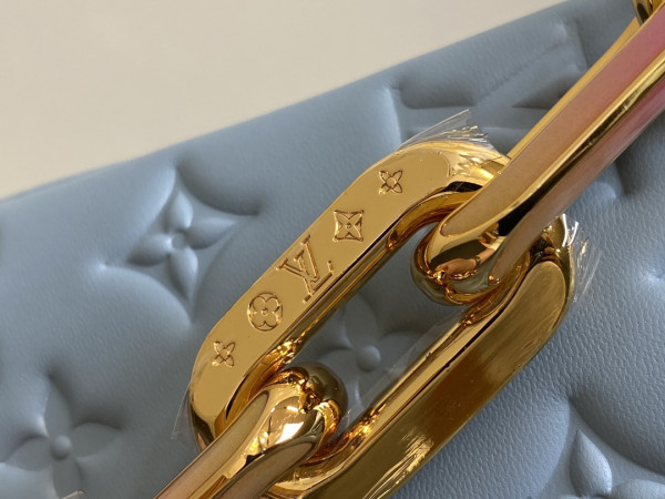 l0*is V*t0n coussin bb